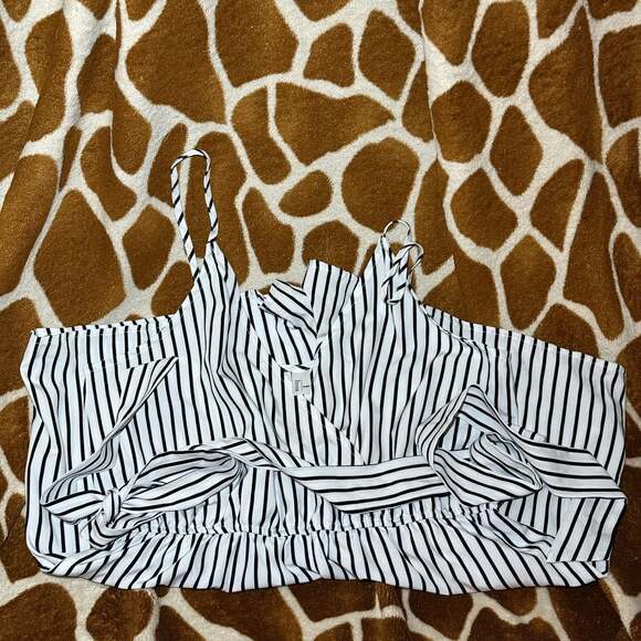 SHEIN Vertical Striped V-Neck Cami Romper with Belt - Picture 7 of 7